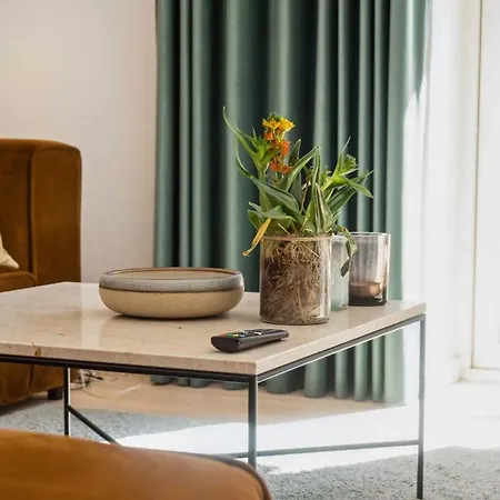 Villa Nimastay - Modern Family Townhouse In Charming *