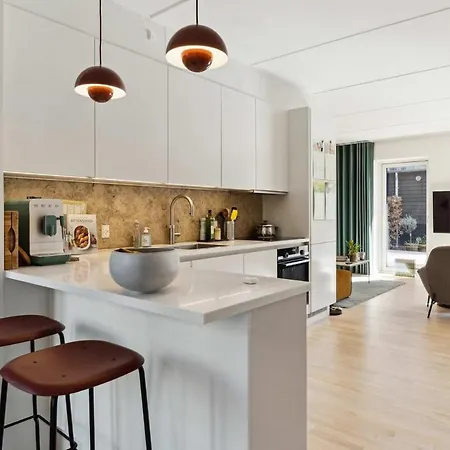 Nimastay - Modern Family Townhouse In Charming *
