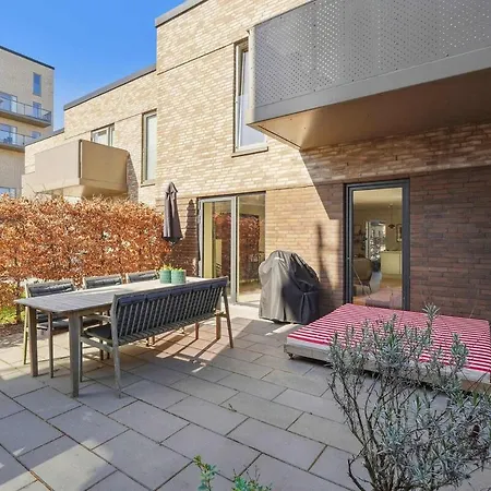 Villa Nimastay - Modern Family Townhouse In Charming *