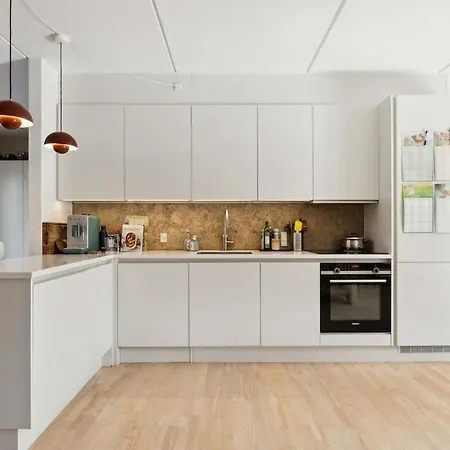 Villa Nimastay - Modern Family Townhouse In Charming